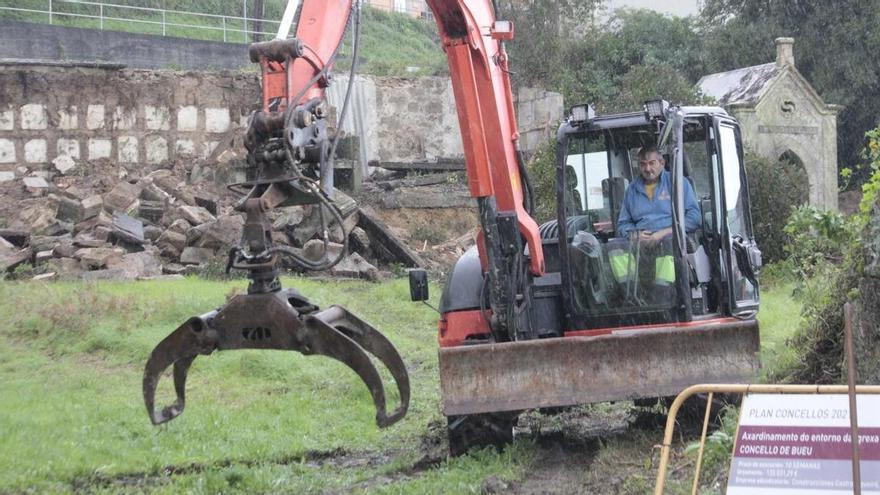 El viejo cementerio se transforma para celebrar la vida