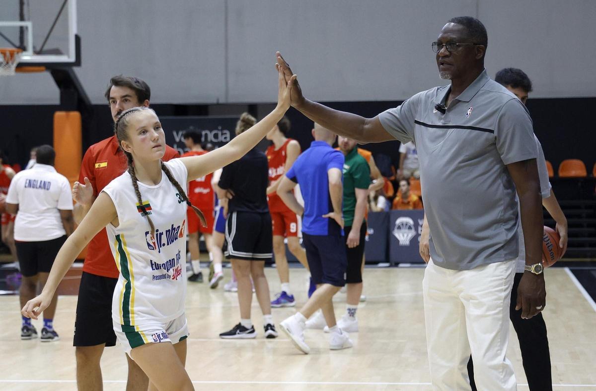 Wilkins está siguiendo en Valencia las JR. NBA Finals, con la presencia de jugadores de varios países europeos