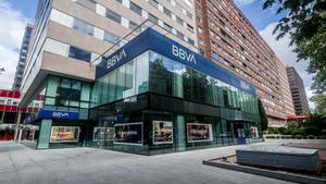 Archivo - Una sucursal del BBVA, a 26 de septiembre de 2024, en Madrid (España).