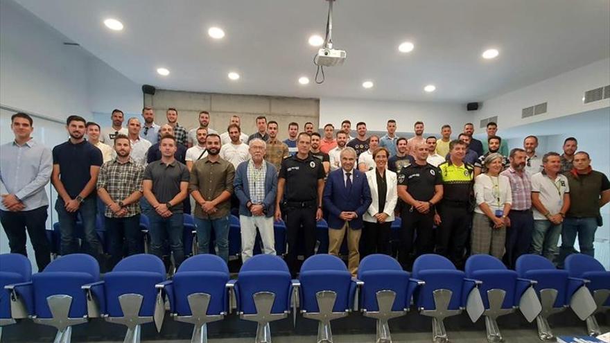 35 nuevos agentes de la policía local toman posesión de sus cargos