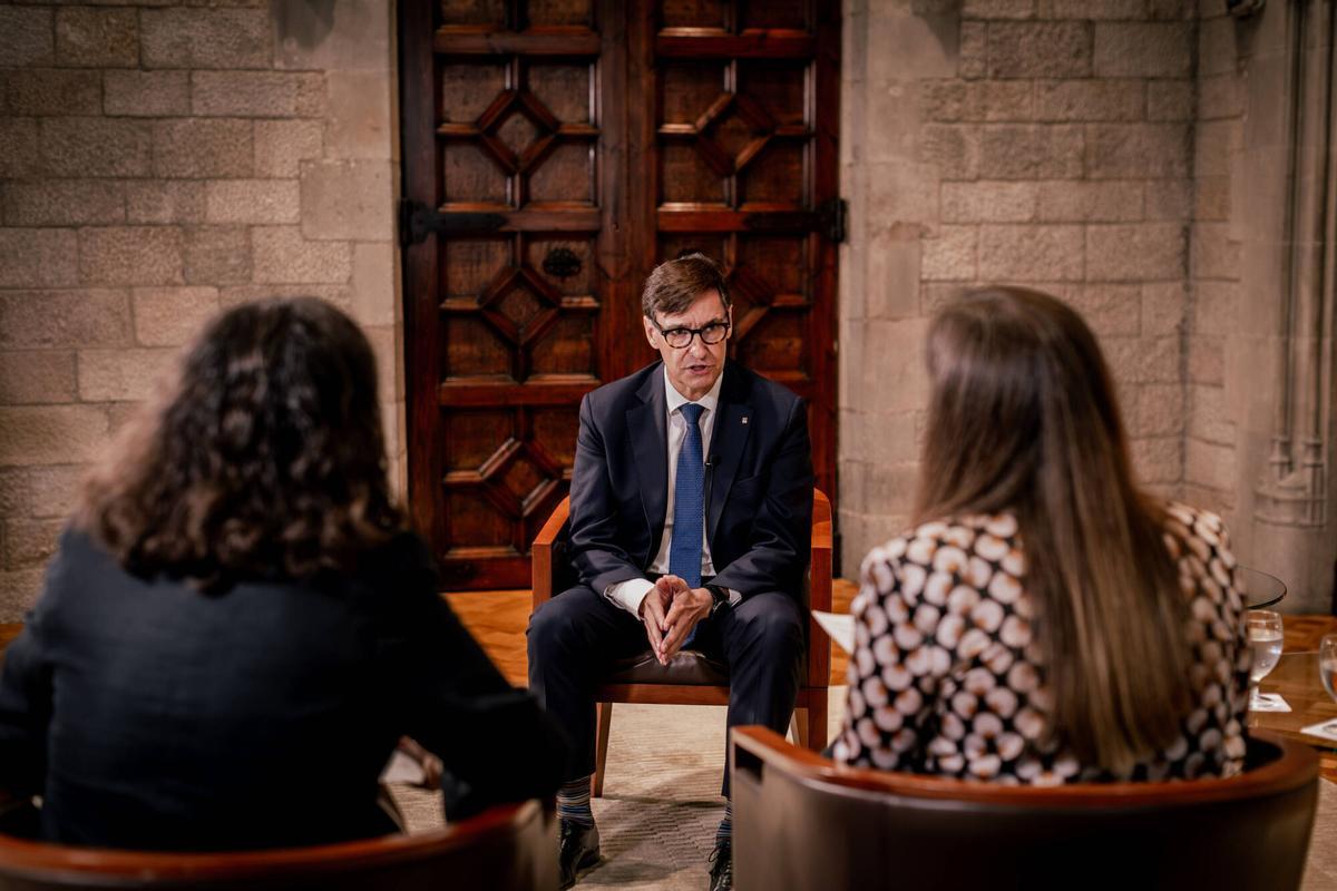 Salvador Illa, president de la Generalitat de Catalunya, en el Palau de la Generalitat durante su entrevista con El Periódico.