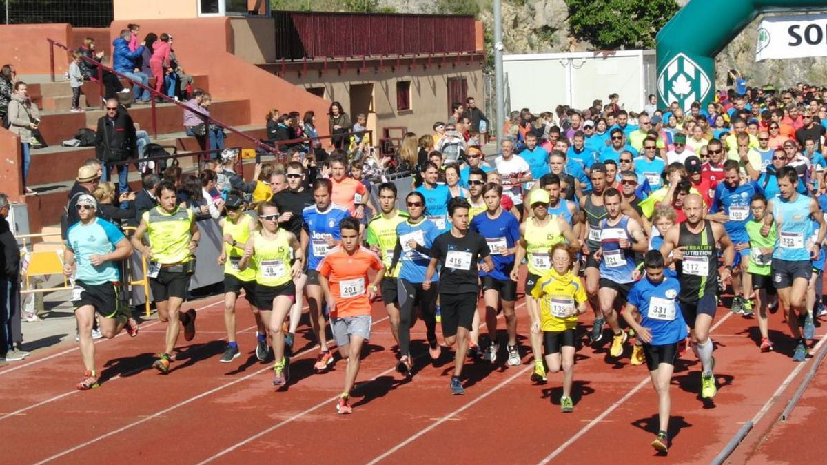 La sortida de la Run Castell des de l’Estadi Albert Gurt