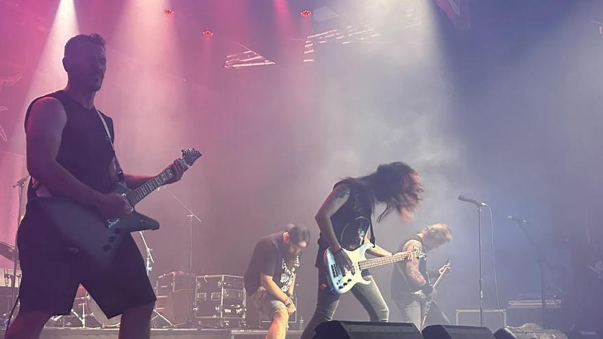 El rock conquista Corvera: cerca de 500 personas abarrotan el Teatro El Llar de Las Vegas