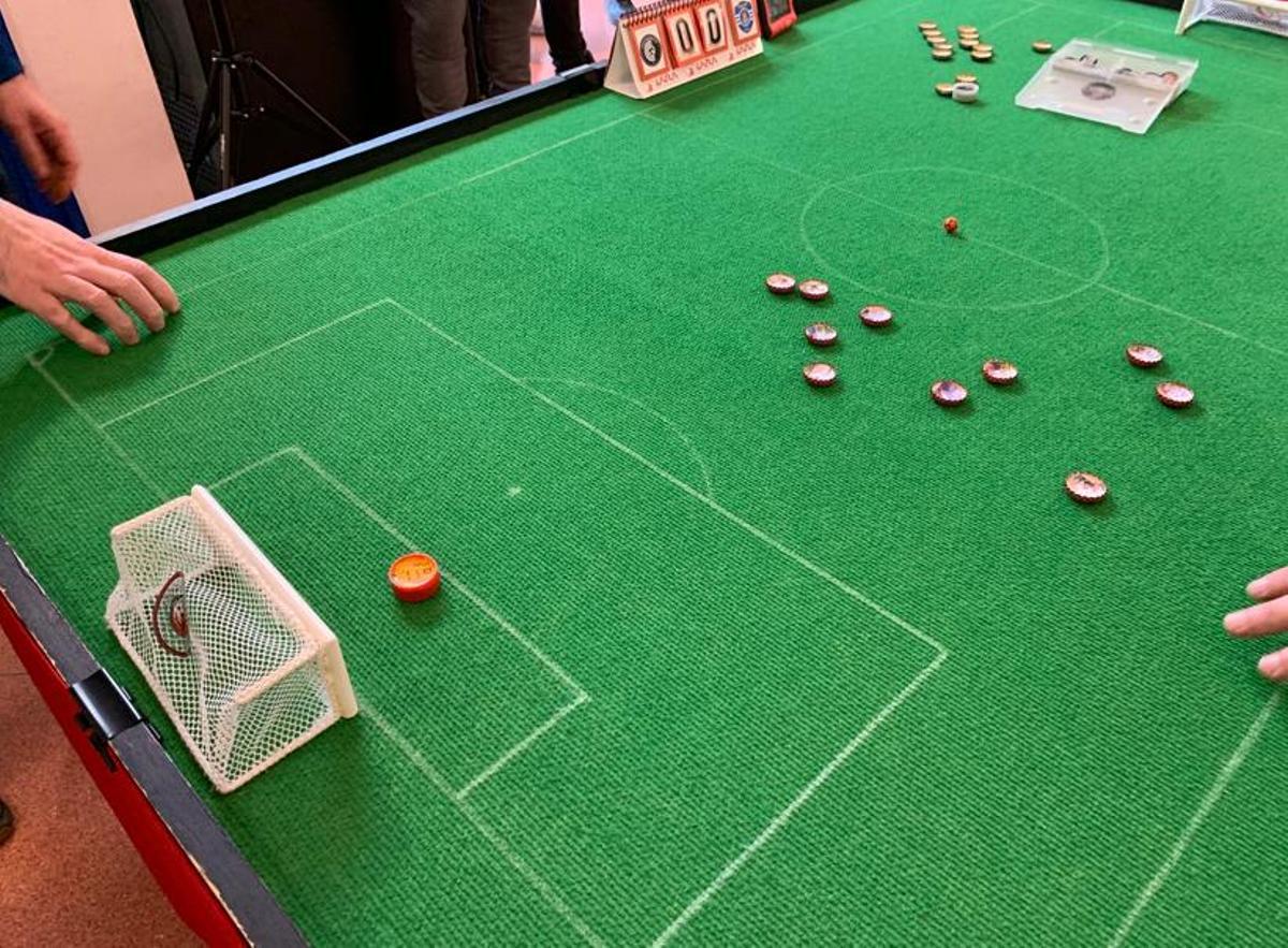 Un partido de futbolchapas.