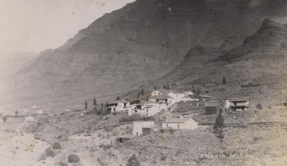 Fotografía del pueblo de Mogán, en una fotografía de finales del siglo XIX.