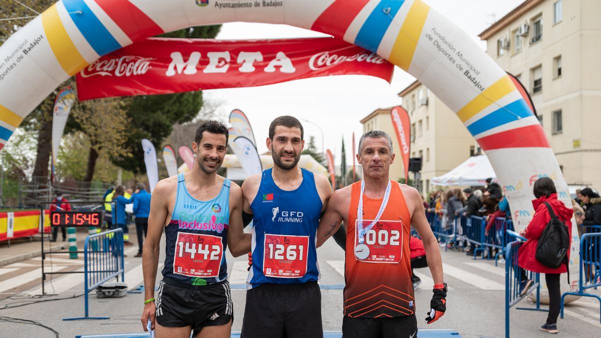 Roberto Ladeiras, Juan Luis González y Luis Mendoza.