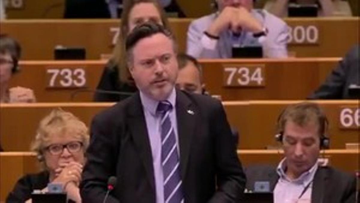 El emotivo discurso de un eurodiputado escocés: Escocia no les ha defraudado. Se lo ruego, no la defrauden ustedes