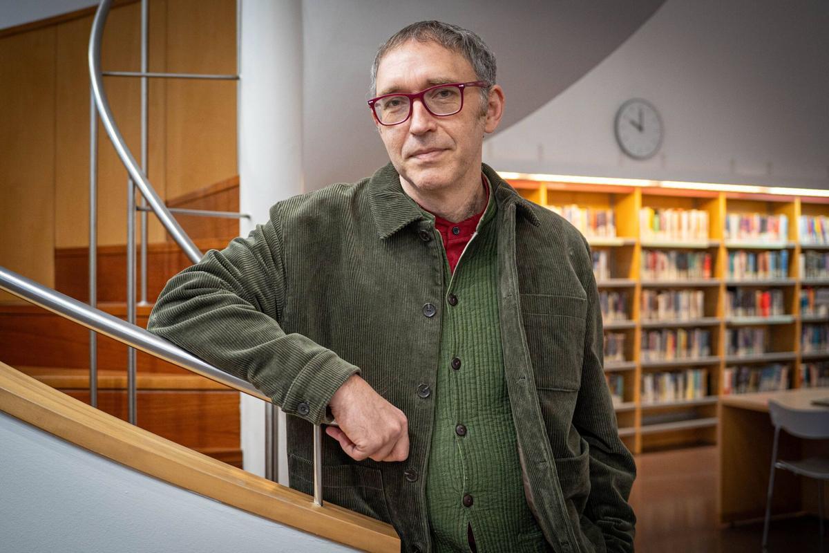 Roman Krznaric, en la Biblioteca Jaume Fuster.