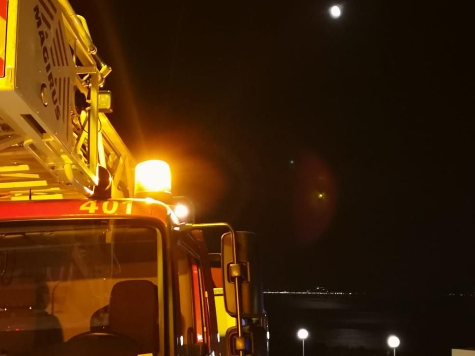 Un cargador de móvil provoca el incendio de una vivienda en Palma