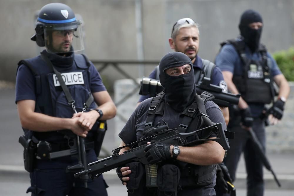 Una veintena de personas han sido detenidas durante una operación antiterrorista llevada a cabo por la Policía francesa en Argenteuil, una localidad al norte de París