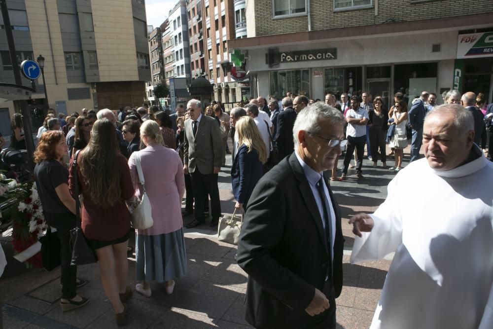 Funeral por el profesor Barluenga en Oviedo