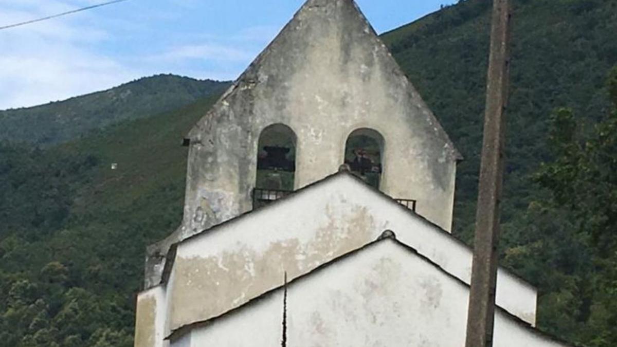 Iglesia de Larón. | Reproducción de D. Á.