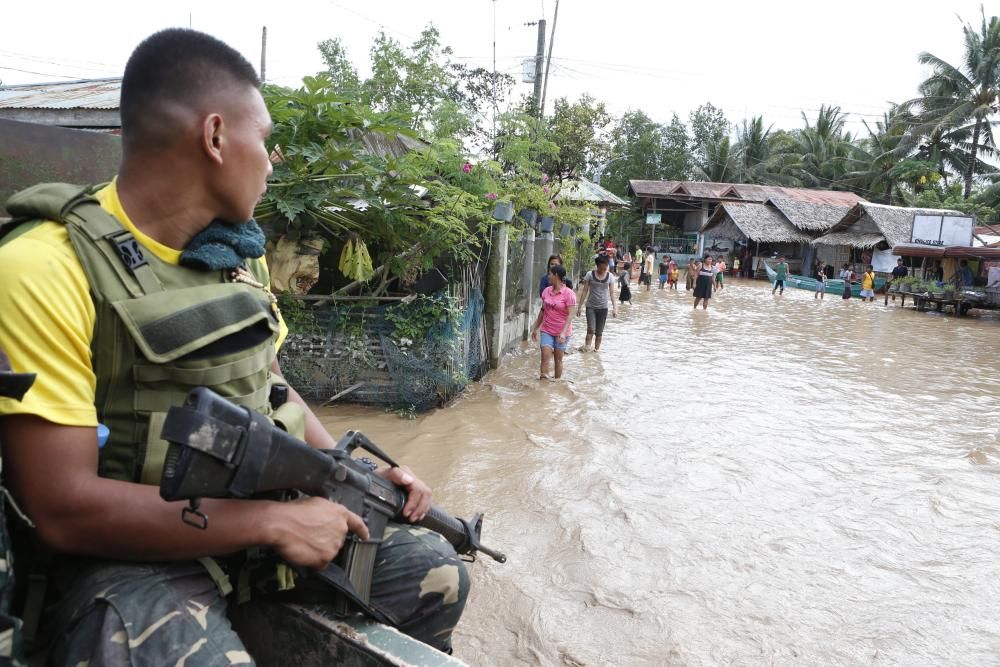 La tormenta tropical 'Tembin' azota Filipinas