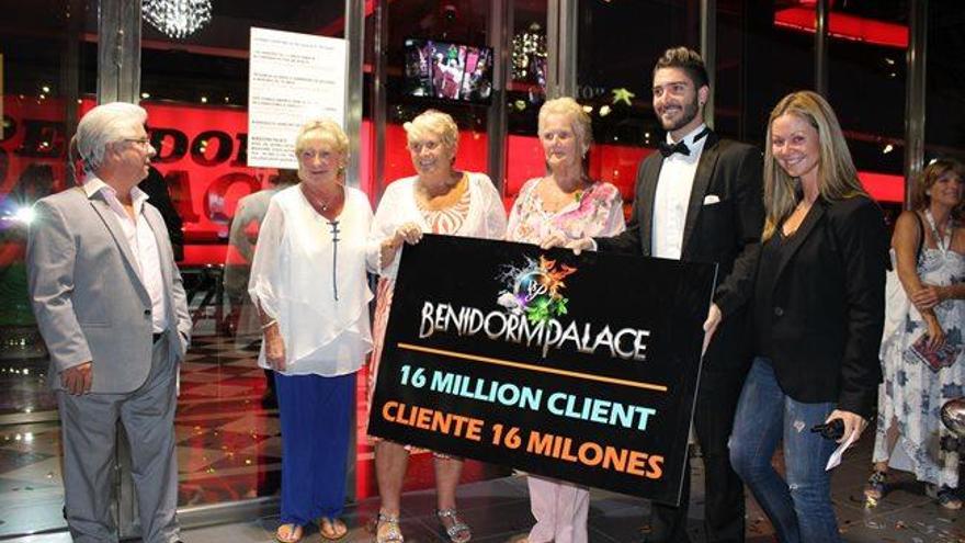 Benidorm Palace recibe a su cliente 16 millones