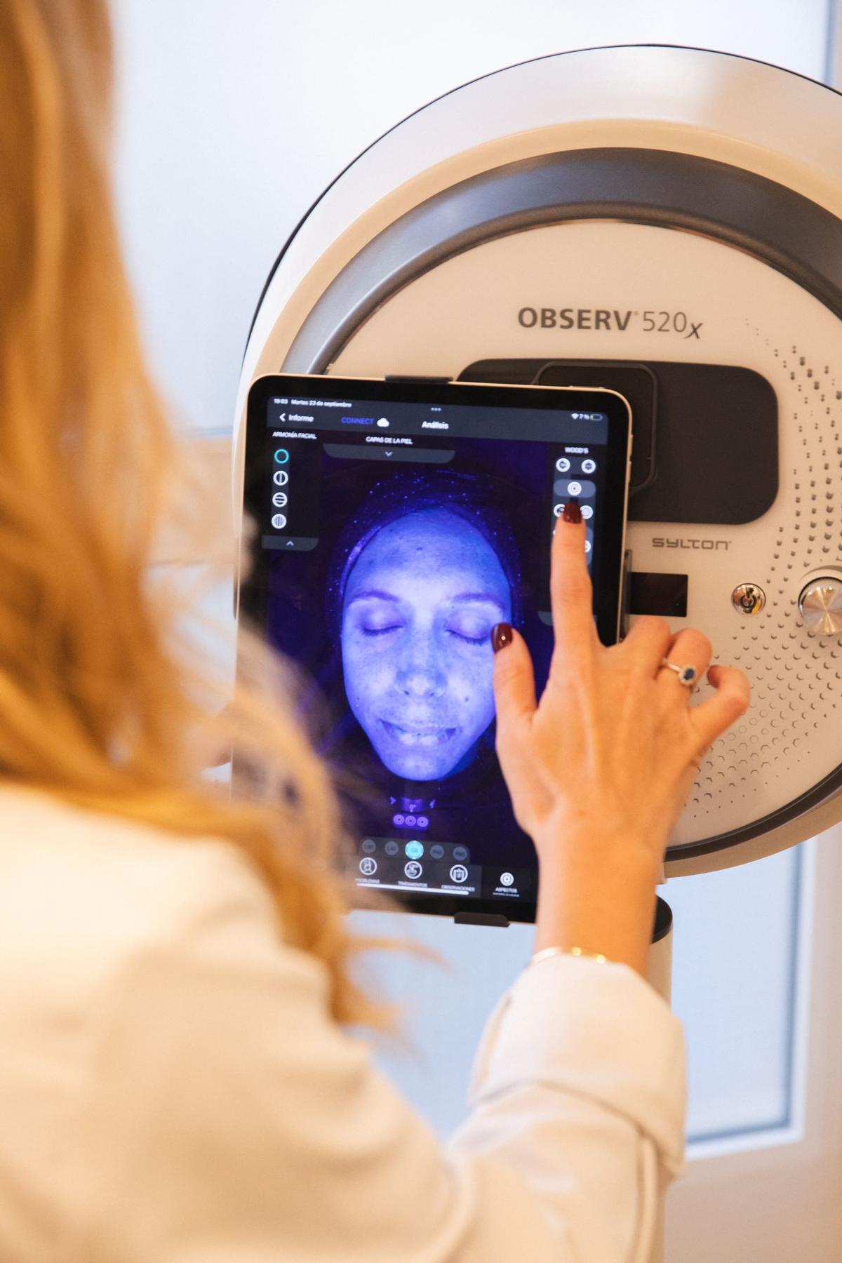 El sistema de análisis facial Observ 520x evalúa el daño solar acumulado, estado de la barrera cutánea o pigmentación profunda