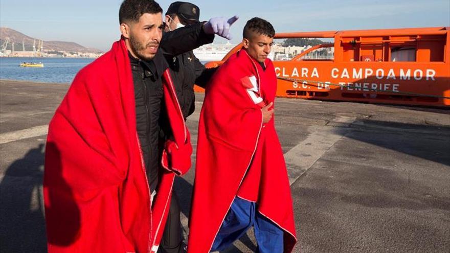 Medio millar de inmigrantes llegan a la costa de Murcia en 24 horas