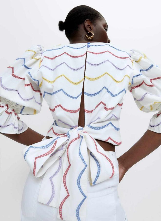 Blusa de Uterque multicolor y lazo en la espalda