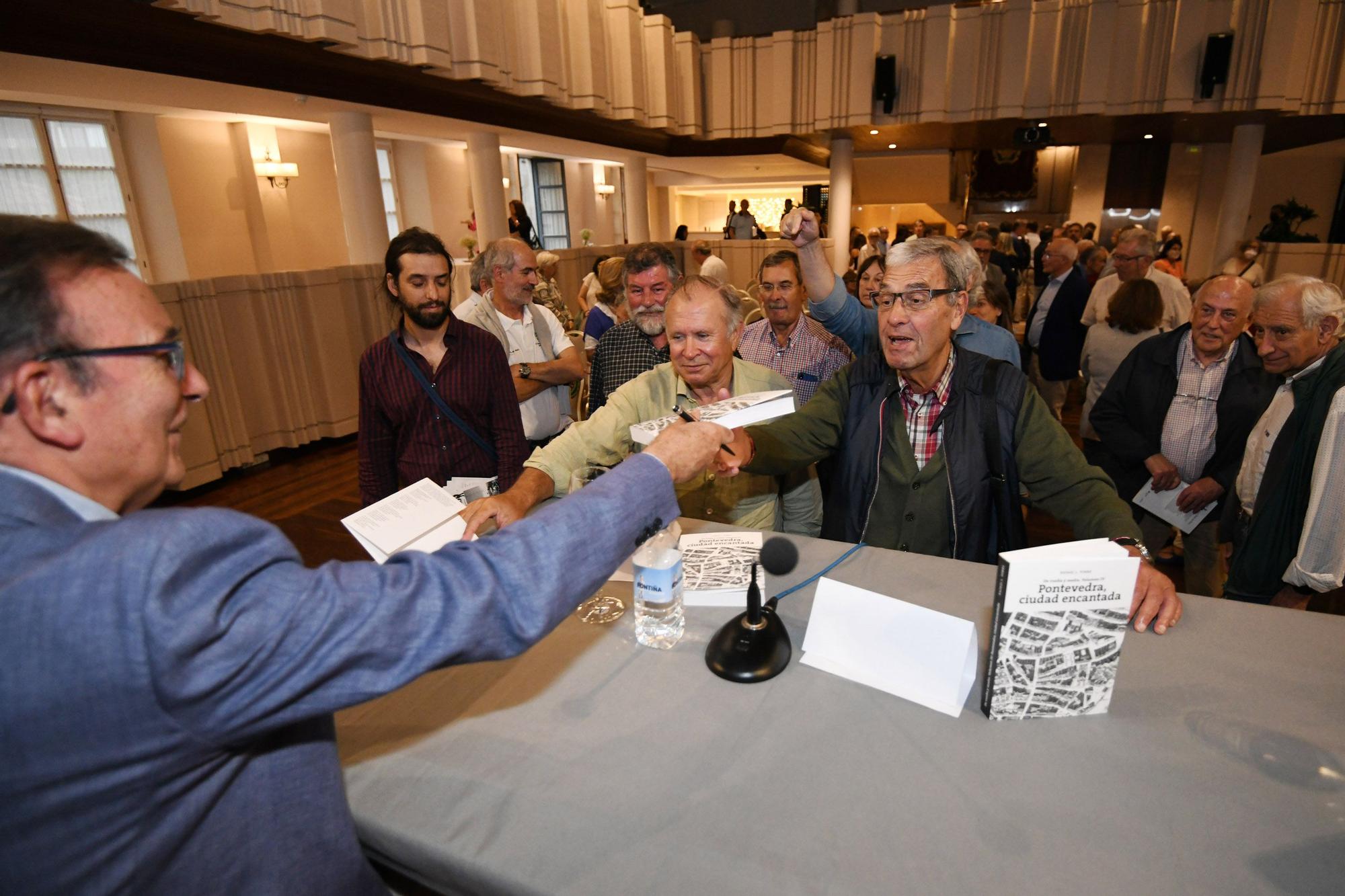 FARO presenta el libro Pontevedra, ciudad encantada, de Rafael L. Torre