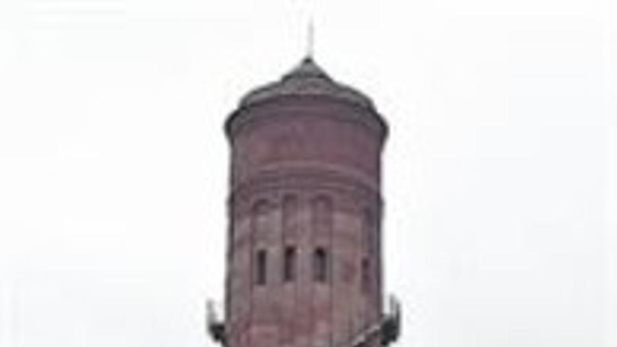 Esbeltez 8 La Torre de les Aigües del Besòs en Diagonal Mar.