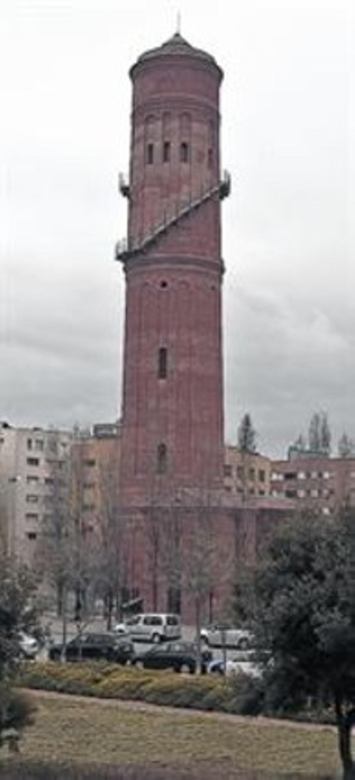 Esbeltez 8 La Torre de les Aigües del Besòs en Diagonal Mar. Esbeltez 8 La Torre de les Aigües del Besòs en Diagonal Mar.