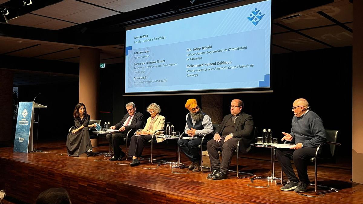 El 1er Encuentro Internacional Multiconfesional ha reunido a representantes religiosos musulmanes, judíos, católicos, evangélicos y sij.