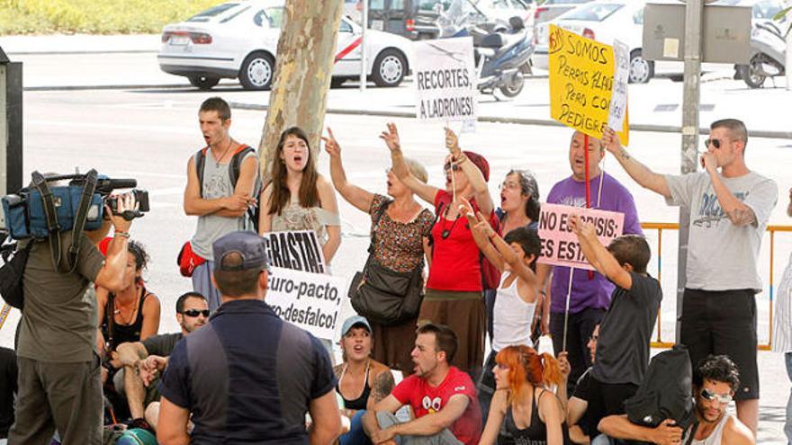 Indignats davant del Congrés.