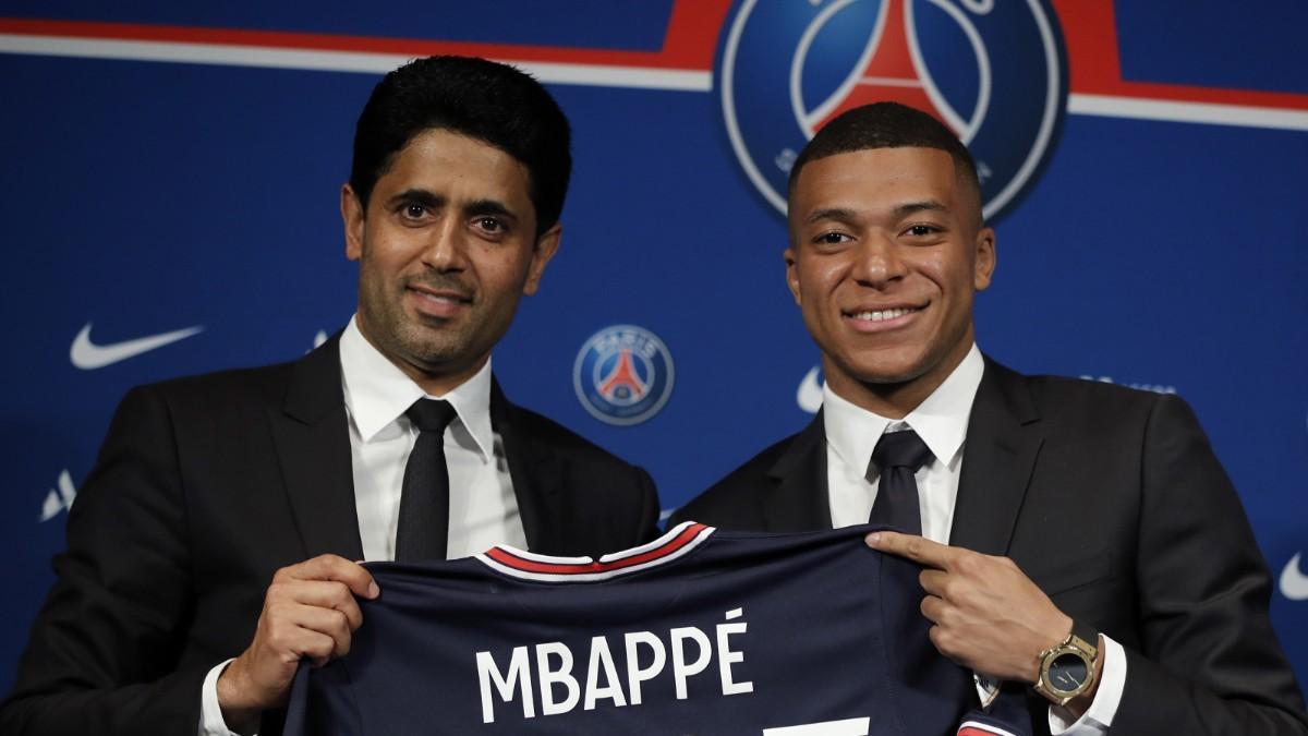 Al Khelaïfi-Mbappé en el día de su última renovación