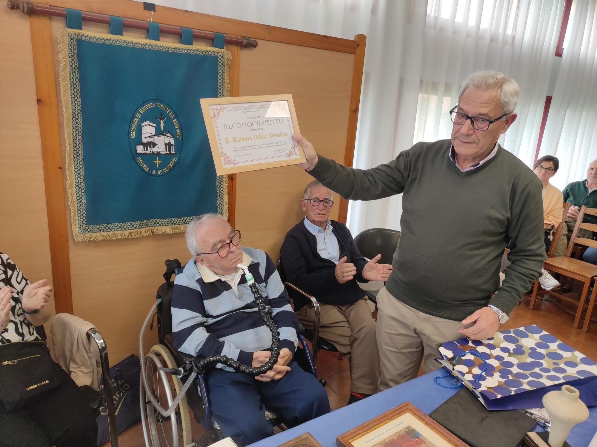 En imágenes: El cariñoso homenaje de Figueras a José Antonio Villar "Tono" por su compromiso social