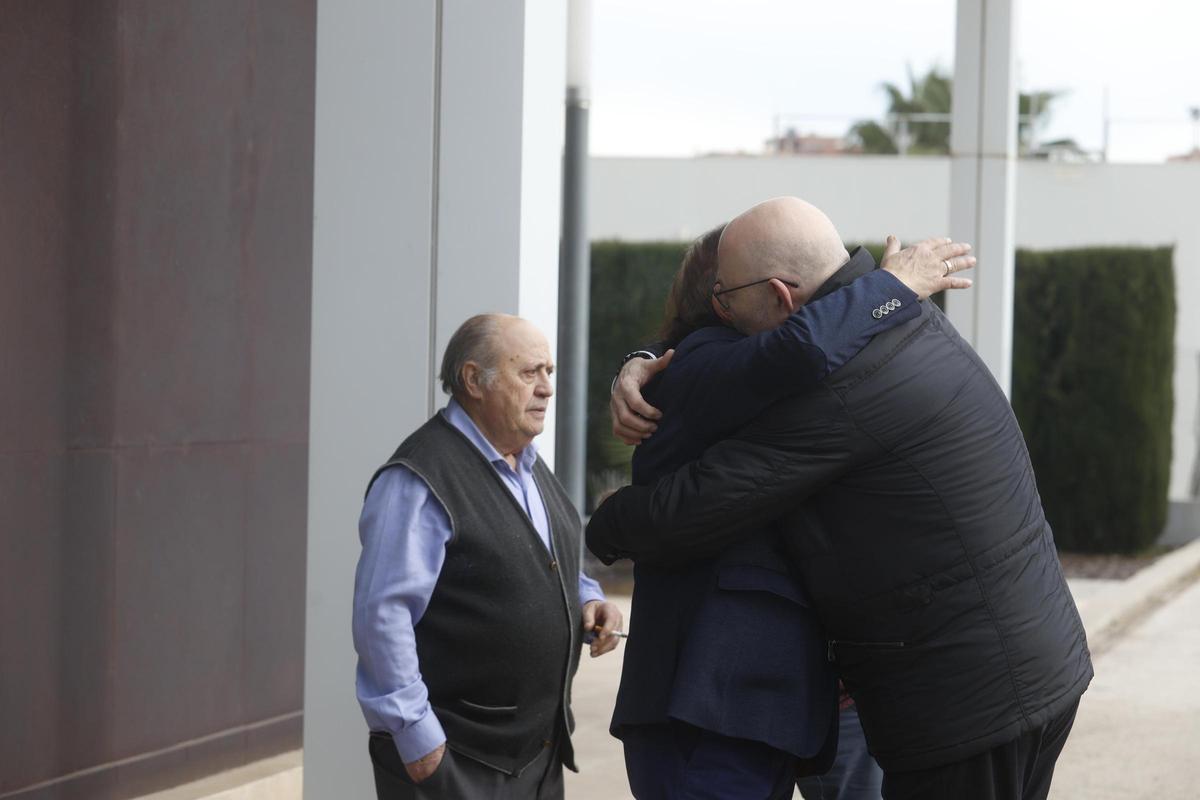 Familiares y amigos despiden a Fernando Esteso en València