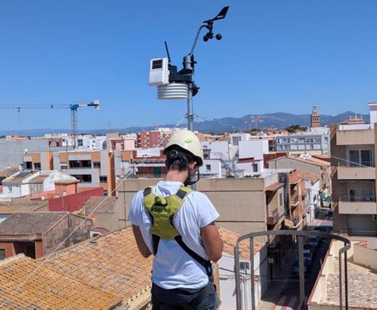 Estación meteorológica instalada en el municipio, de la empresa Inforatge.