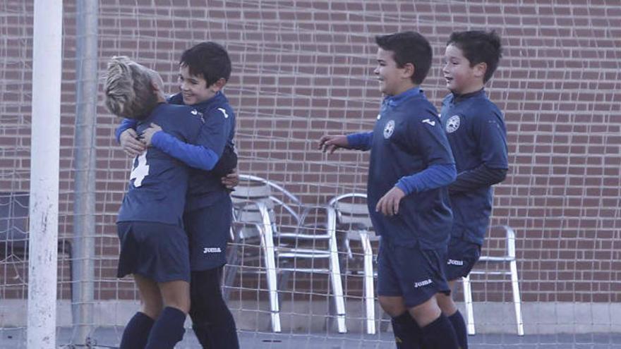 Buen fútbol y sonrisas en el Atlètic Amistat