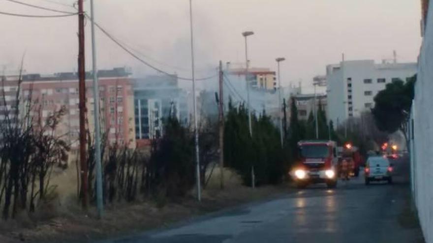 Suceso Un incendio quema matorrales en la Quadra Borriolenc