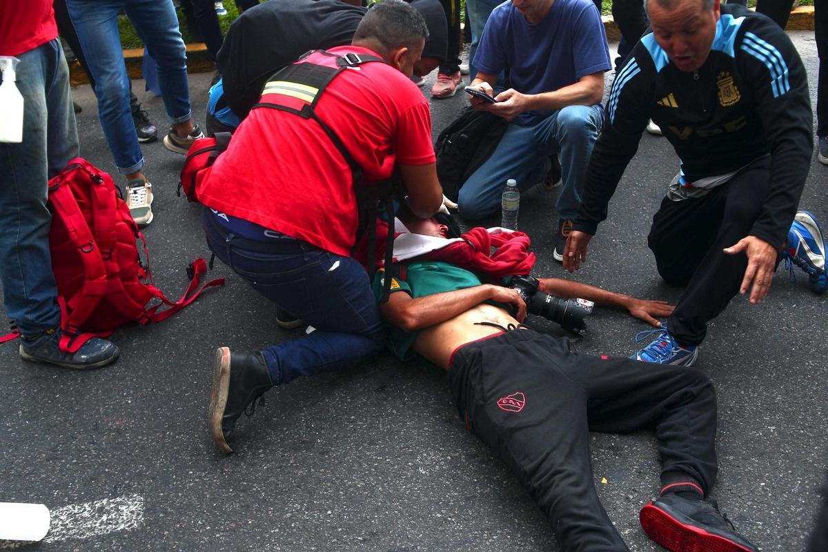 El fotógrafo argentino Pablo Grillo, en estado grave por un disparo de la policía en una protesta