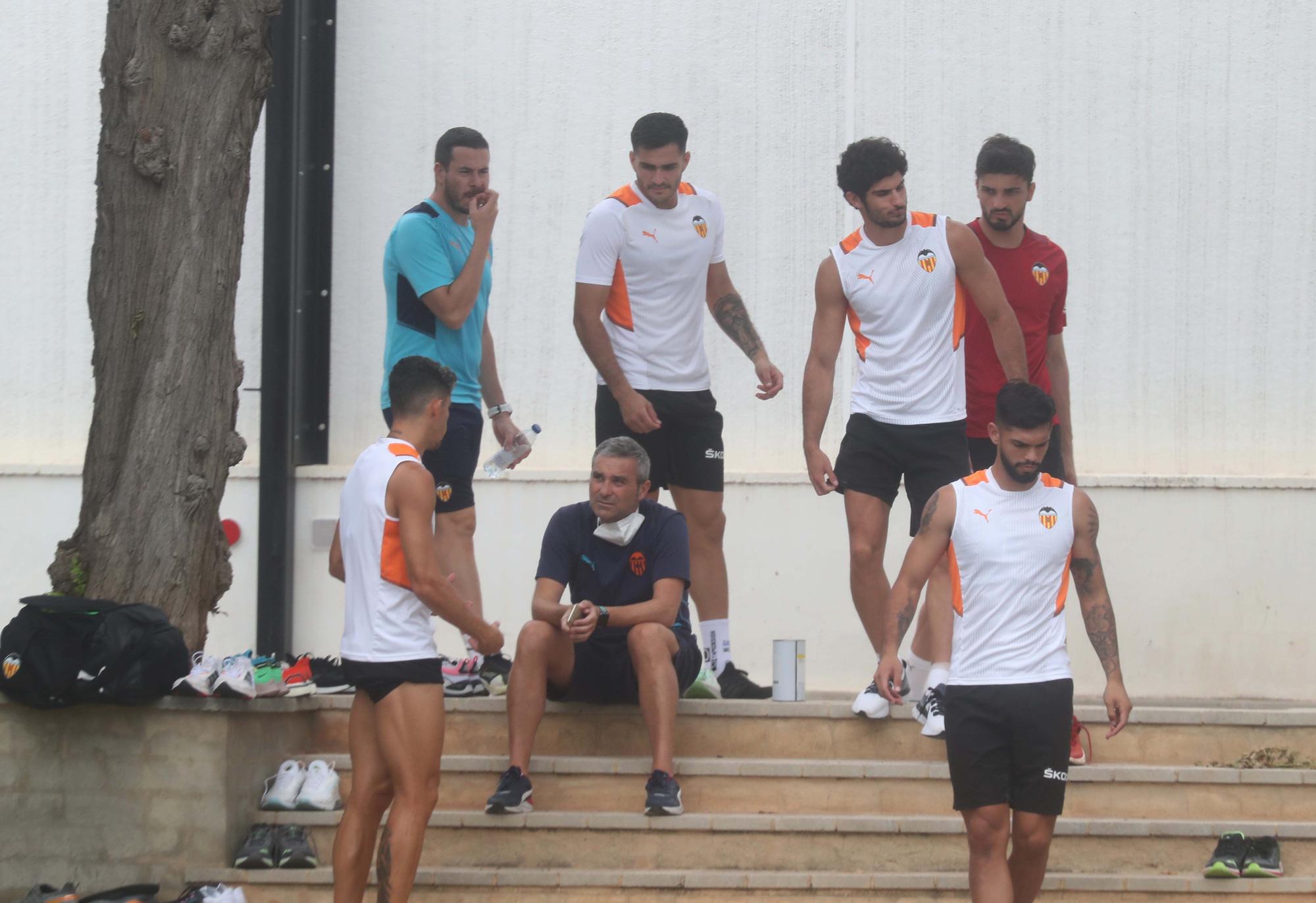 Entrenamiento en dos grupos para el Valencia CF