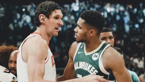 Imagen del fin del encuentro entre los Bucks y los Rockets