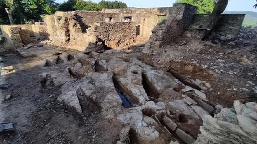 Descubren en Lugo una necrópolis medieval con más de 20 tumbas