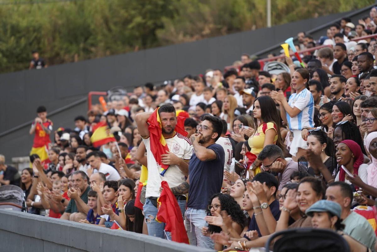 Busca't a les imatges del partit de la final del mundial a l'estadi del Nou Congost