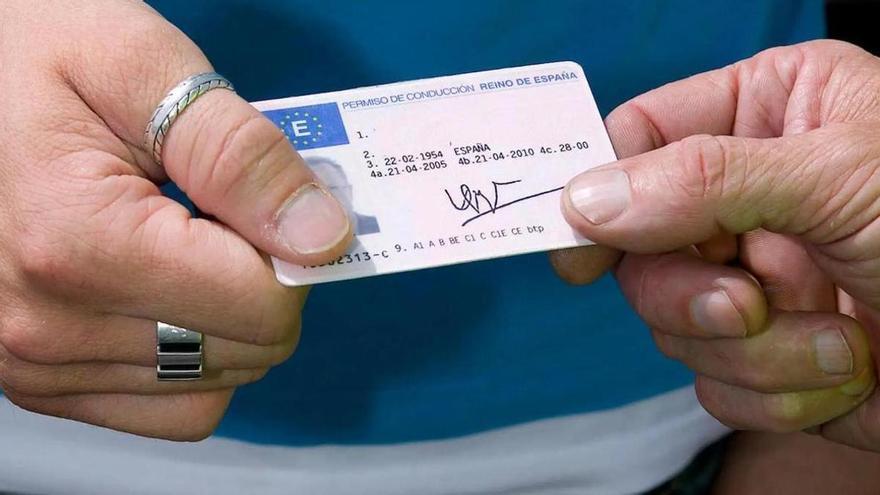 Cambios en el permiso de conducir a partir de 2026: la norma de la DGT afecta a los conductores nacidos entre 1956 y 1961