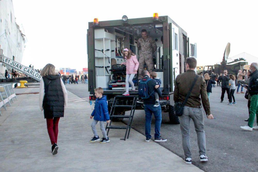 Buque de la Armada Juan Carlos I en la Marina de València