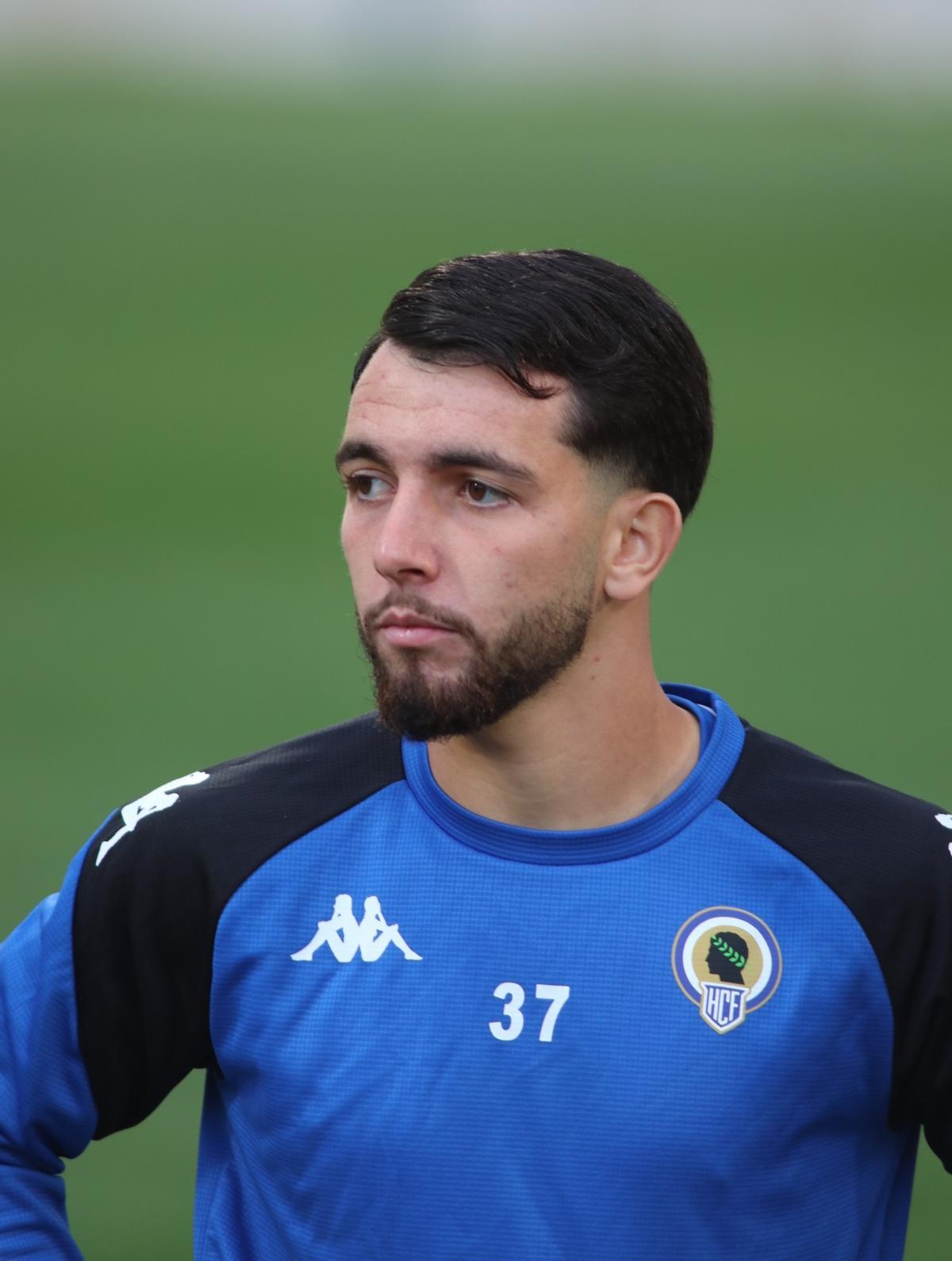 Mehdi Puch, durante un entrenamiento con el Hércules en una imagen reciente.
