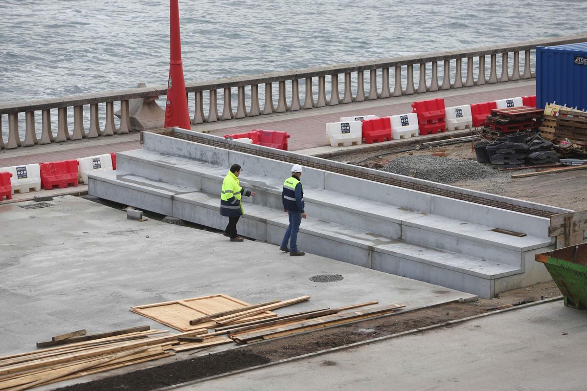 El Concello de A Coruña promete que la reforma del paseo marítimo, fuera de plazo, acabará el primer trimestre de 2024 El Concello de A Coruña promete que la reforma del paseo marítimo, fuera de plazo, acabará el primer trimestre de 2024