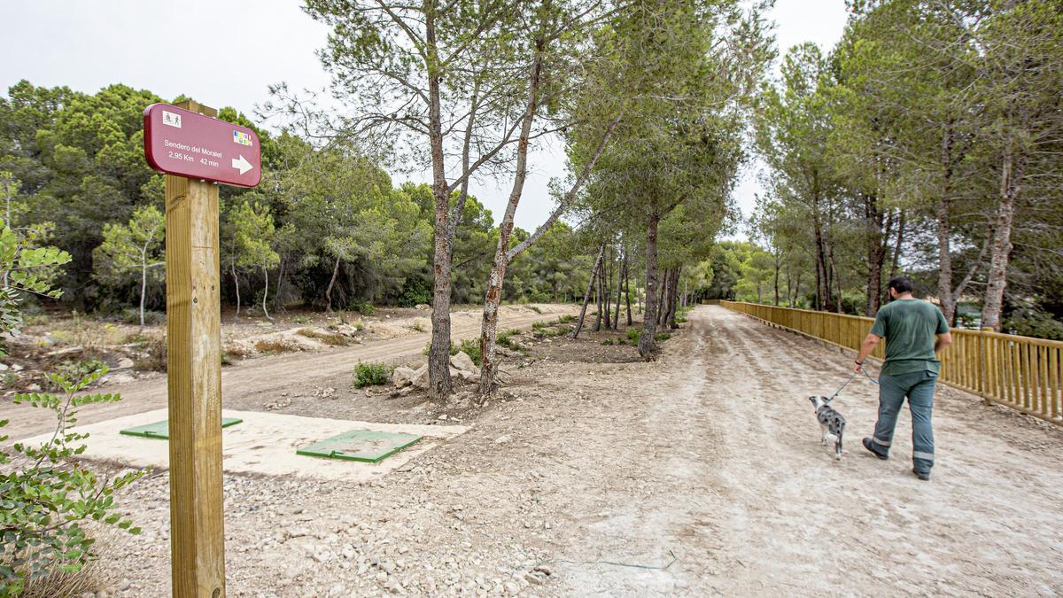 Una de las sendas del nuevo parque de El Moralet, en el que este plan de sostenibilidad también prevé actuar.