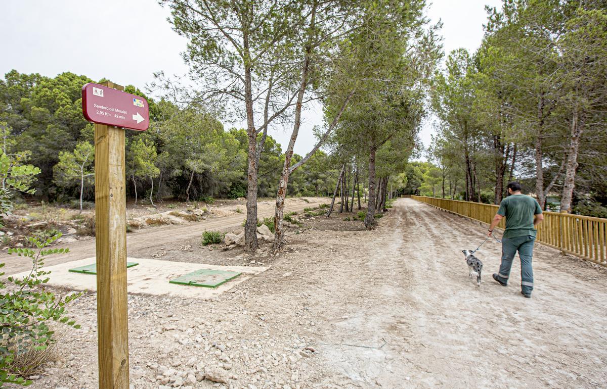 Una de las sendas del nuevo parque de El Moralet, en el que este plan de sostenibilidad también prevé actuar.