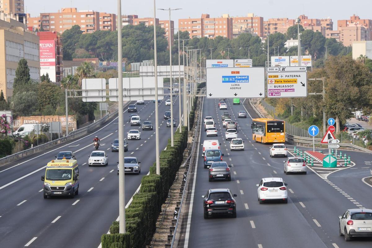 Vista de carretera CV-35, a la altura de Burjassot.