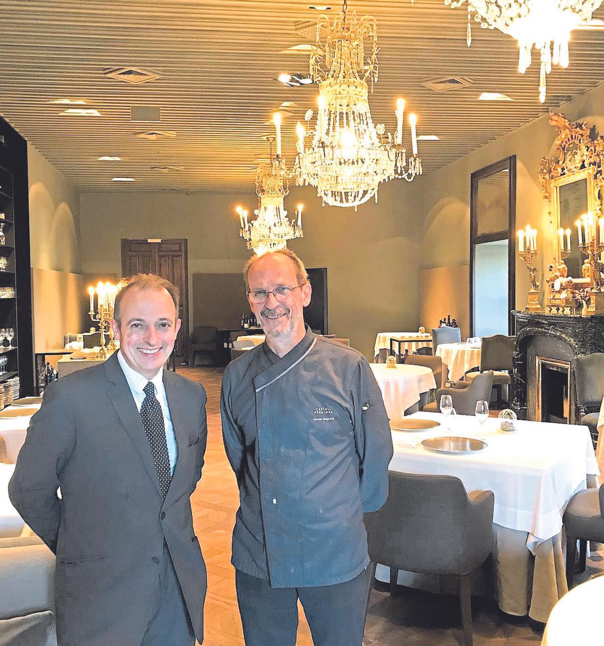 Toni Gerez i Xavier Sagristà a la sala del restaurant, l’any 2019