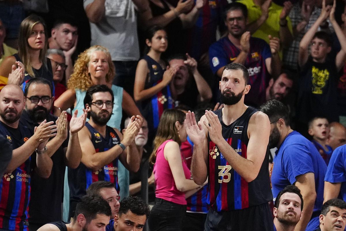 El alero del Barcelona Nikola Mirotic, durante el primer partido de la final del playoff de la Liga Endesa de baloncesto disputado este viernes en el Palau Blaugrana.