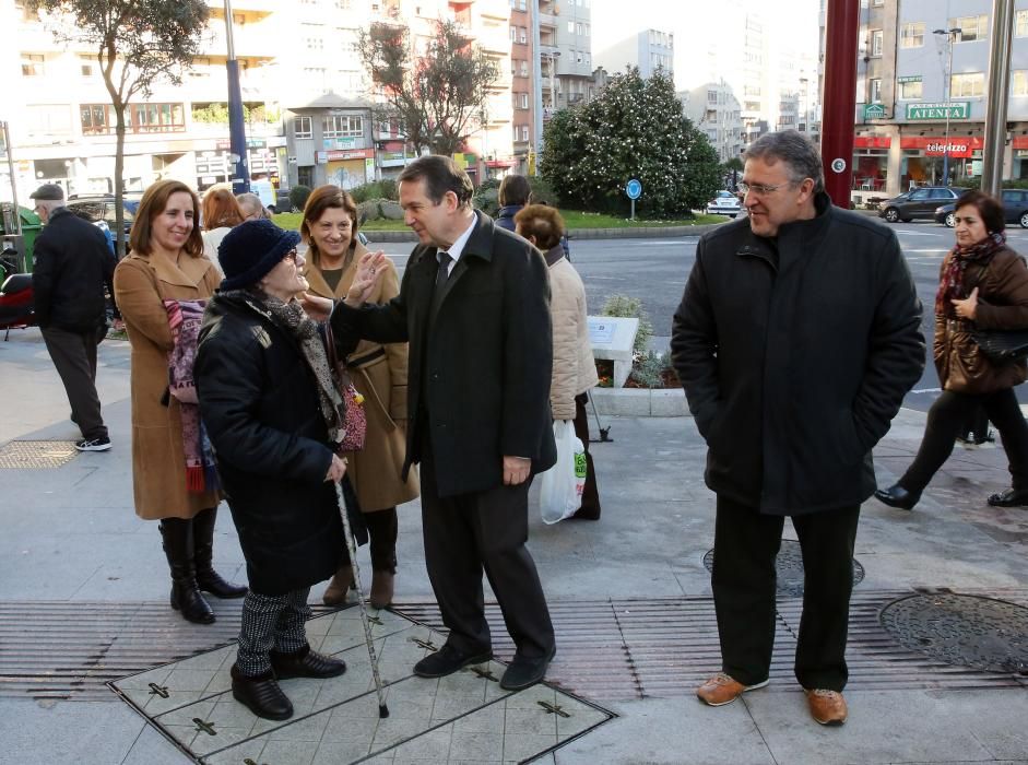 El alcalde de Vigo, Abel Caballero, y parte del gobierno local, inauguraron la humanización.