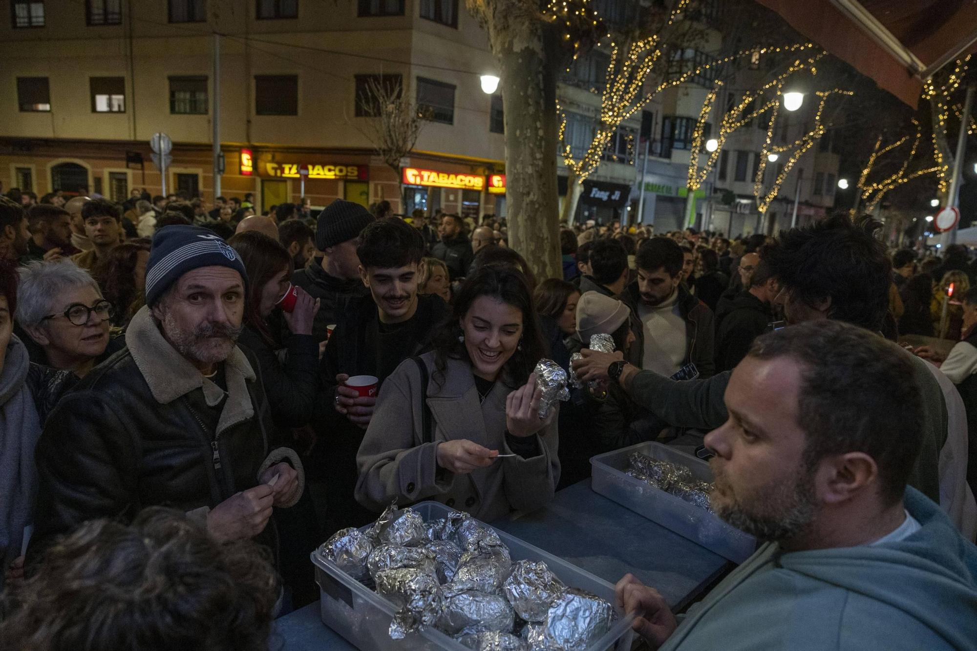 Palma celebra las 'Llonguetades' de Sant Sebastià