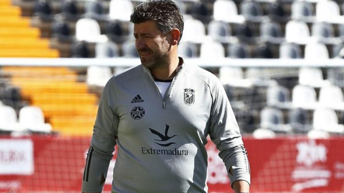 Fernando Estévez, entrenador del CD Badajoz. | RFEF