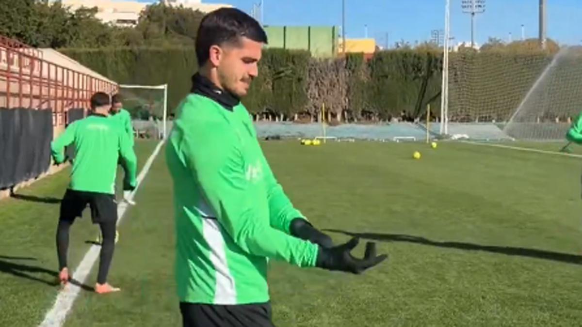 André Silva, durante un entrenamiento con el Elche